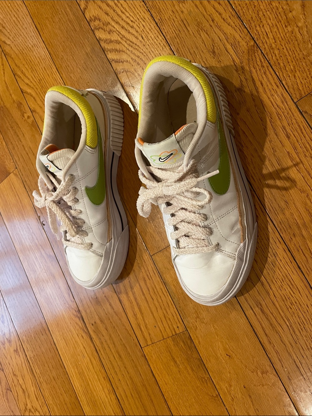 Nike White Sneakers w/ Green Court Legacy Lift ‘Feel Love’. excellent